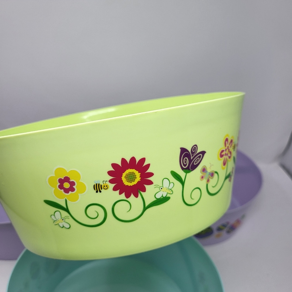Bundle Of 4 10" round plastic Easter spring baskets Bins with Handles - Picture 6 of 9